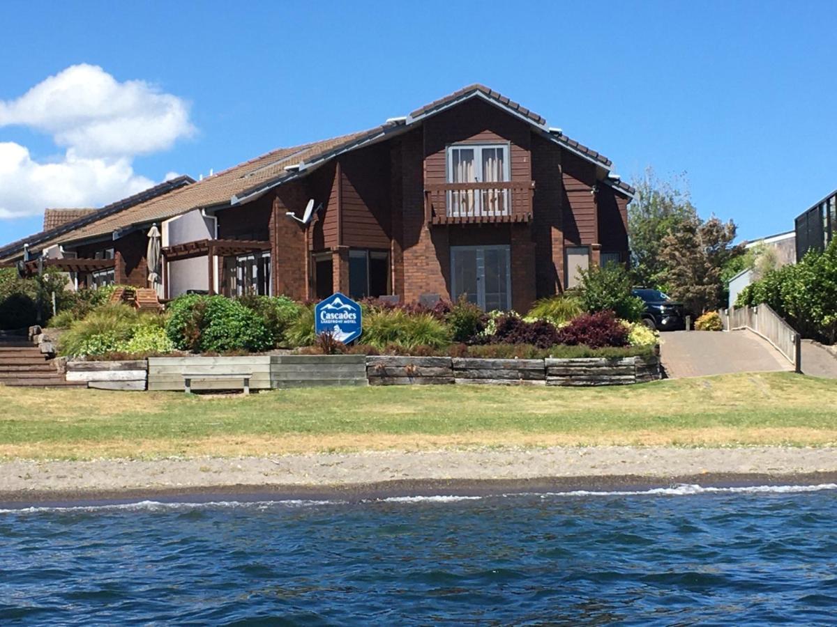 Cascades Lakefront Motel Таупо Екстериор снимка The house at 10000 Lake Washington Boulevard East, where the band recorded the album
