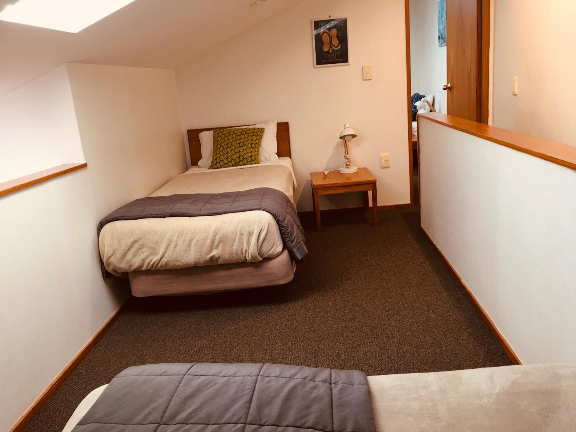Cascades Lakefront Motel Таупо Екстериор снимка A single room at the hotel