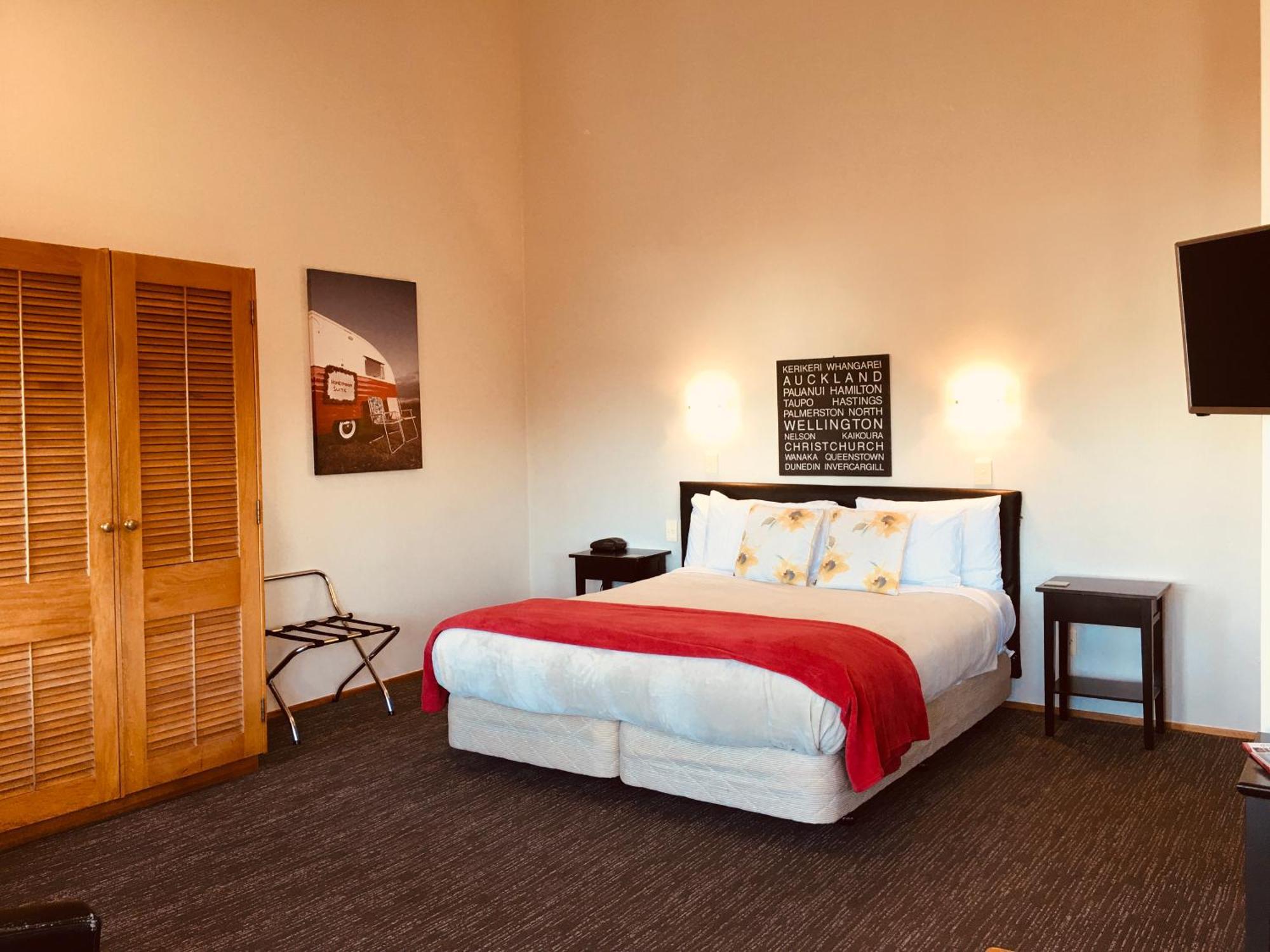 Cascades Lakefront Motel Таупо Екстериор снимка A room at the Hotel Valley Ho